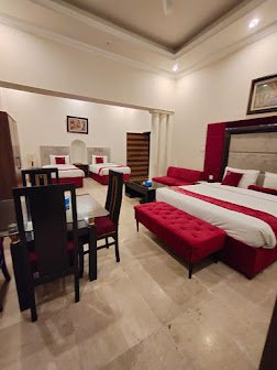 Cloud 7 Hotel Gulberg