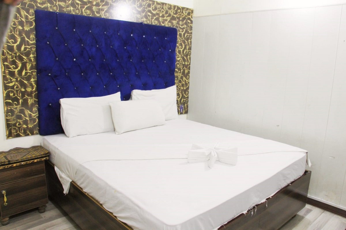 Super Star Family Hotel Lahore – Safe, Budget-Friendly & Family Environment