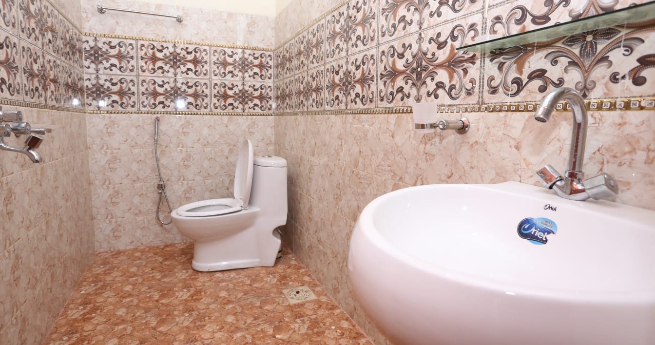 AK Hotel (Guest House) in Lahore