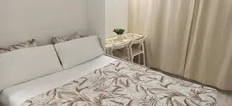 Crystal Plaza Hotel — photo 1 of 3