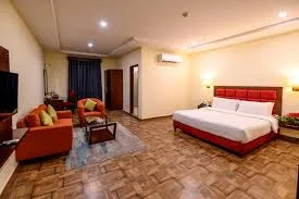 Royal City Hotel — photo 1 of 3