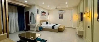 Hotel Royal City Larkana — photo 1 of 4