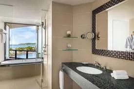 Shangri-La Tanjung Aru — photo 1 of 3