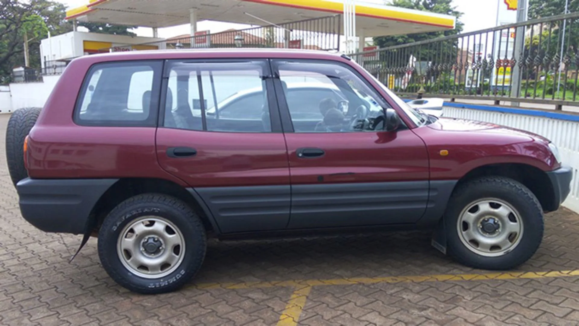 Toyota Rav4 car rental in Kampala