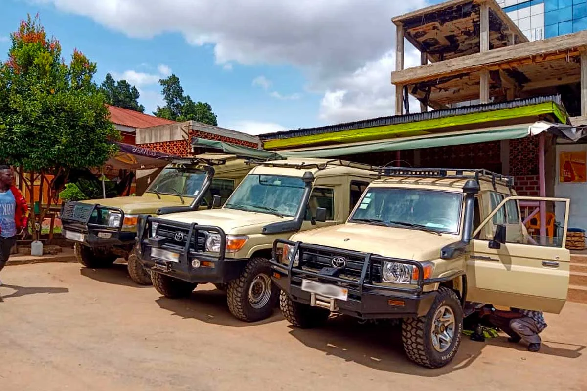 Safari Land Cruiser car rental in Kampala