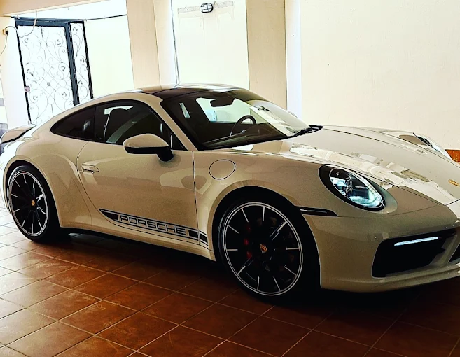 Ejaro HQ - P2P Car Rental