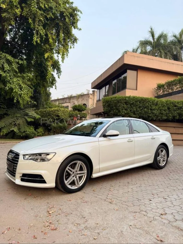 Saqlain Rent A Car Sialkot - Rental Car Sialkot With Driver — photo 3 of 4