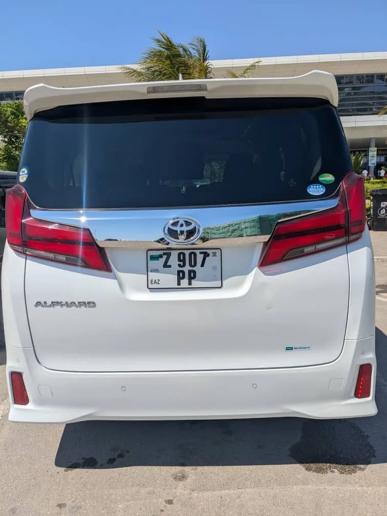 Toyota Alphard for Rent in Zanzibar — photo 2 of 3