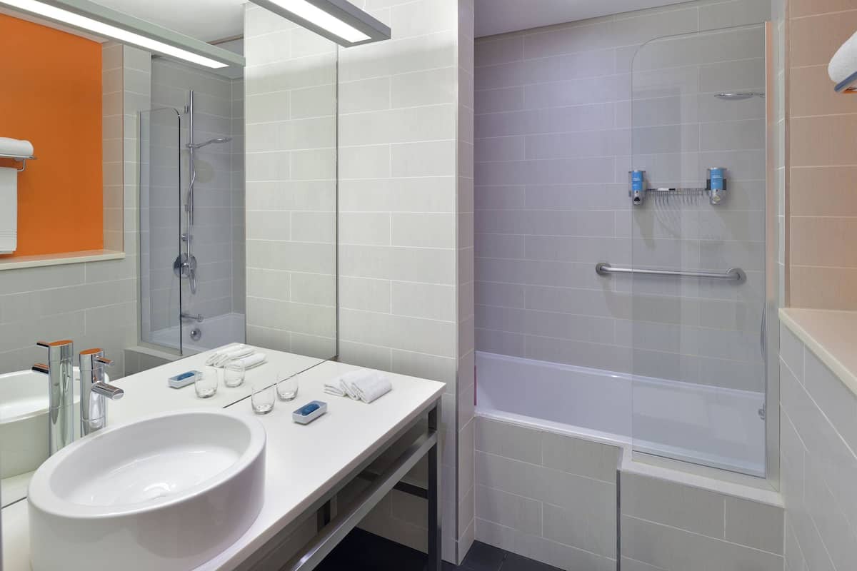 Aloft Dhahran Hotel — photo 4 of 4