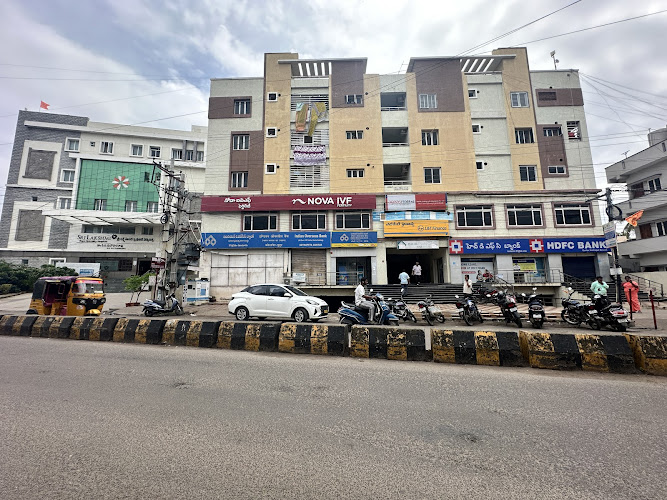 Mahalakshmi guest house &amp; guest rooms in Guntur