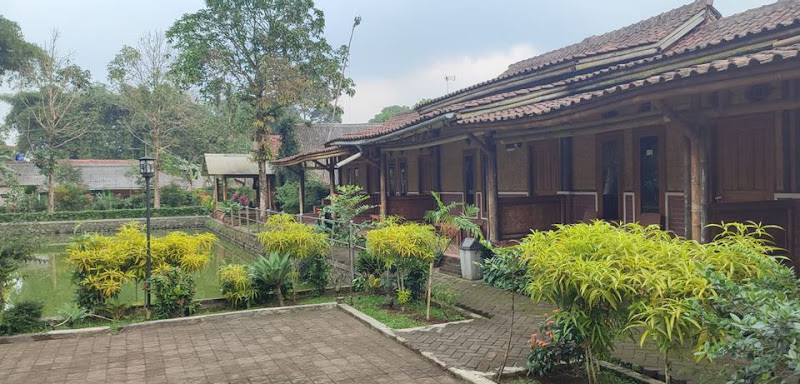 JAJAPIN SAVANA GREEN HOTEL in Sukabumi Regency