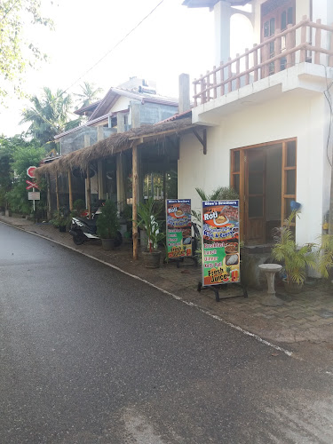 Blues Brothers Guest House &amp; Restaurant in Hikkaduwa