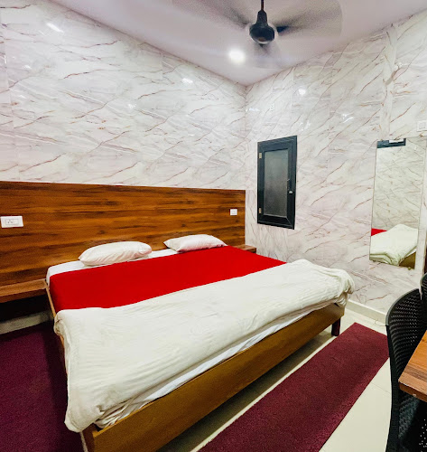 Hotel LAKHE Lodge in Durg