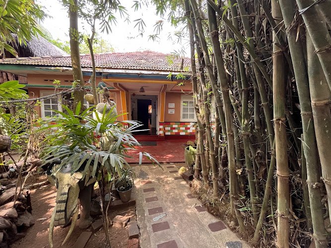 Chami's Place, Guest House &amp; Cafe in Hikkaduwa