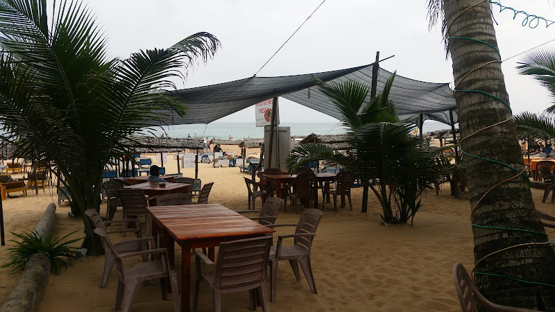 Moon Shadow Guest House And Beach Restaurant in Hikkaduwa