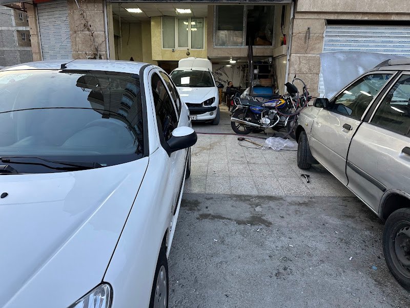 صافکاری بهنام car rental in Andisheh New Town