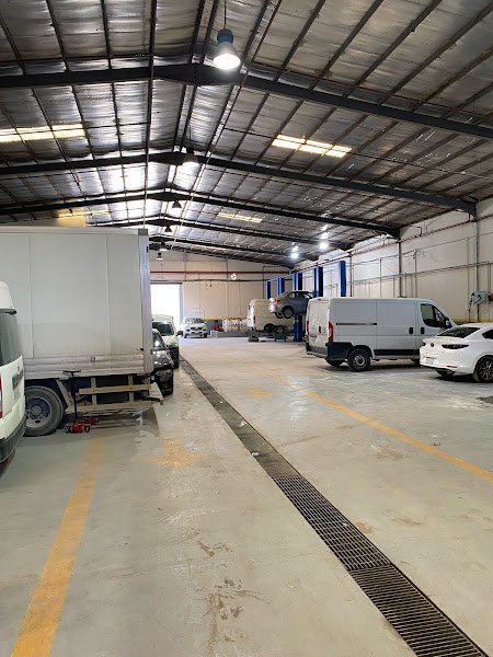 Hertz rent a car Service Center rental in Dammam