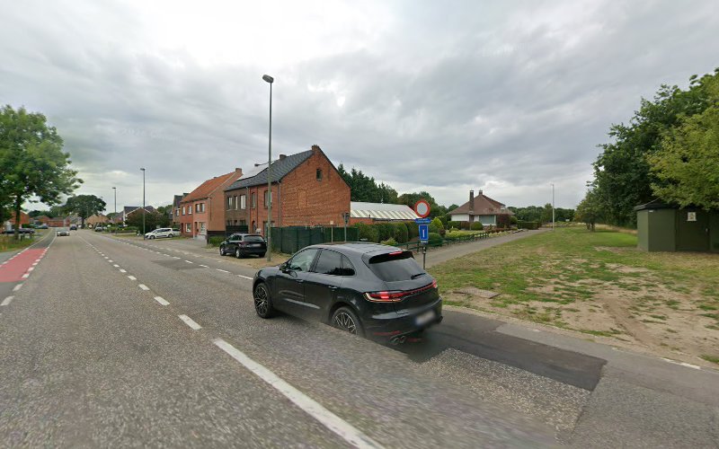 Autoverhuur-Van Pee nv rental in Zonhoven