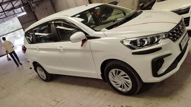 Royal cab services rental in Patahin