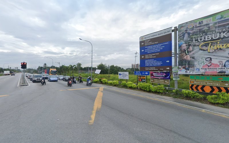 Kereta Sewa Cikman rental in Kampung Kepayang