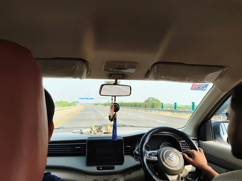 Ballia Travels rental in Ballia