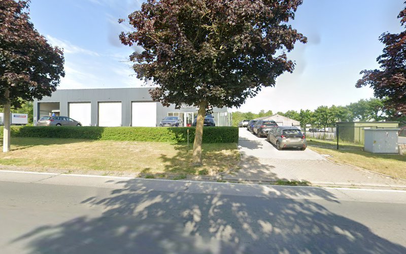 Luxauto rental in Ypres