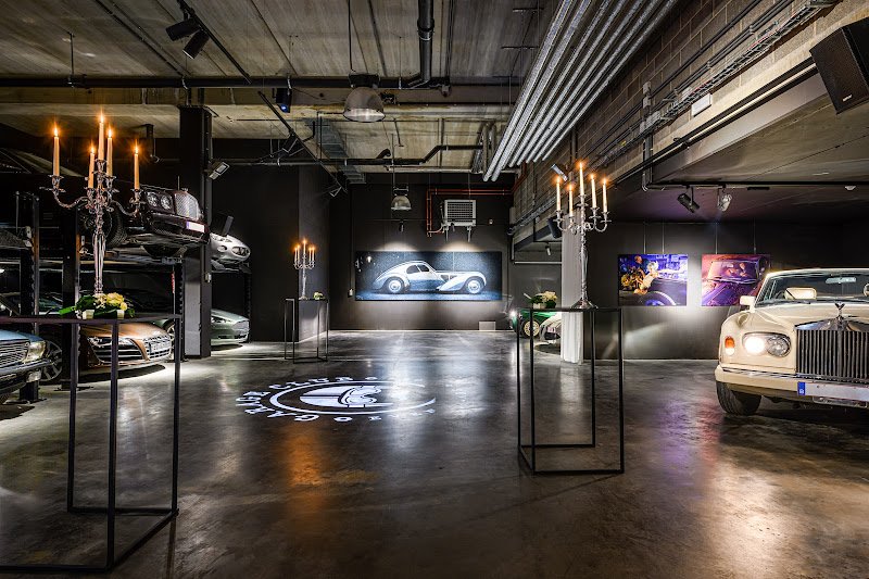 Garage Club rental in Ottignies-Louvain-la-Neuve