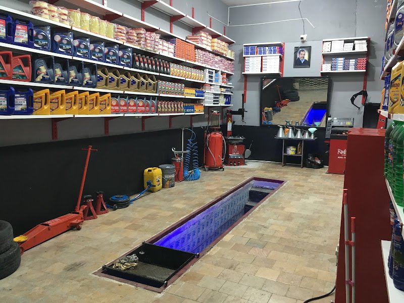 اتوسرویس حجت rental in Esfarayen