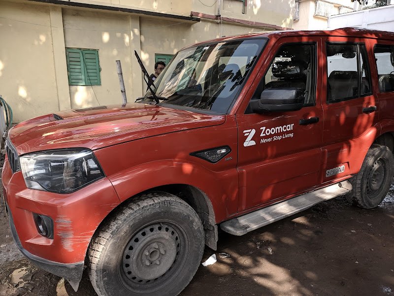 Zoomcar Self drive car rental- Roy Road Parking Lot rental in Kolkata