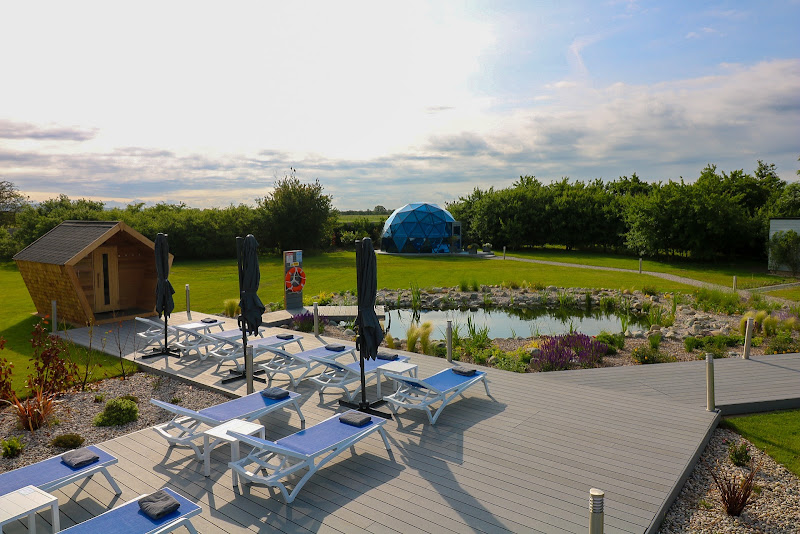 Glass House Retreat hotel in Upminster