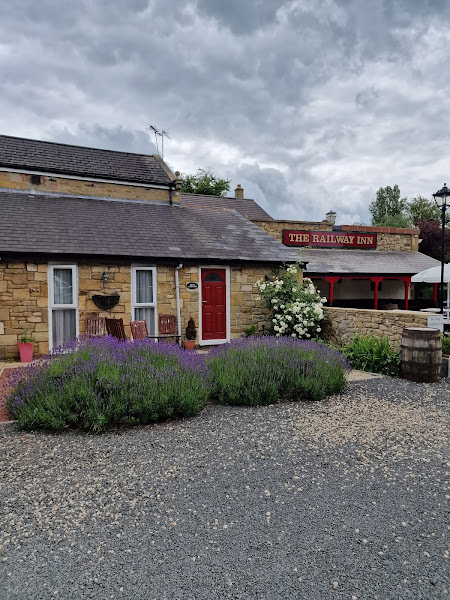 The Railway Inn Country Cottages &amp; Caravan Park