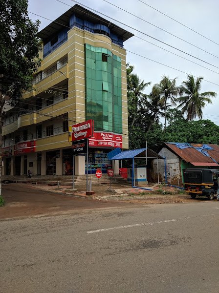 Palliyara Residency in Moonnumukku, Koonthalloor
