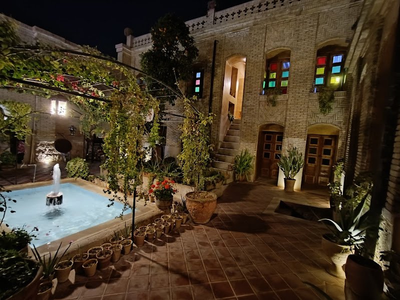 Shiraz Traditional Hotel in Shiraz