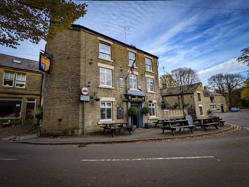 The Queens Arms hotel in Glossop