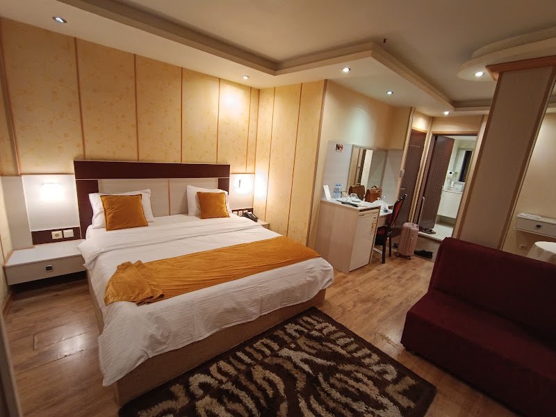 Shabestan Hotel in Bentol