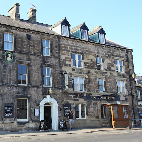 The Queens Head Hotel