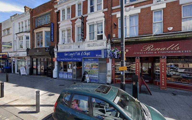 Spacious 6 double-bed rooms opposite C2C Southend – Southend-on-Sea