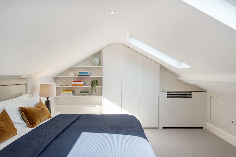 Buckingham &amp; Lloyds Knightsbridge