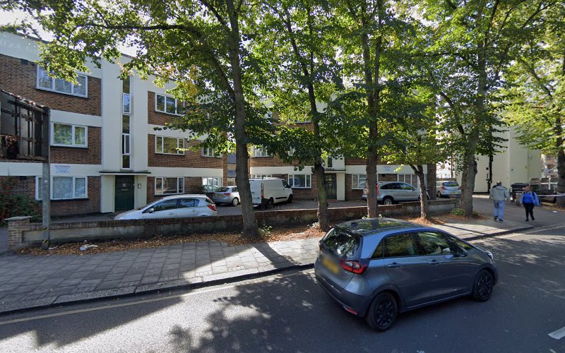 Castle court apartment hotel in London