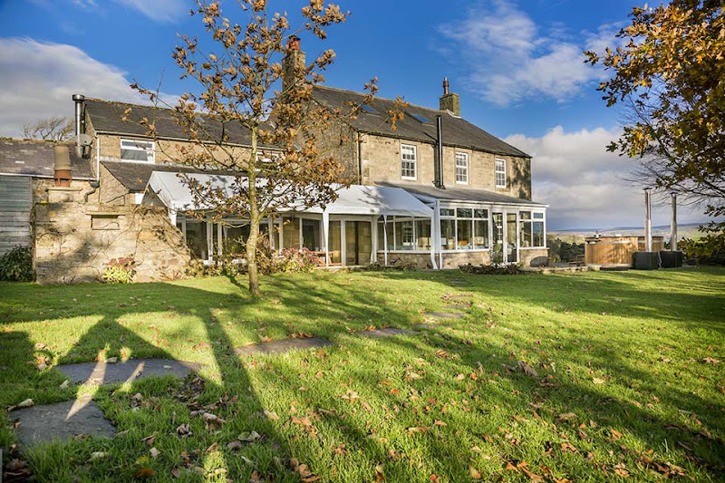 Bushnook Farmhouse Group Accommodation.