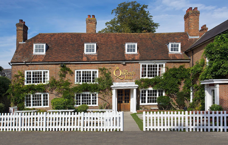 The Queen's Inn hotel in Cranbrook