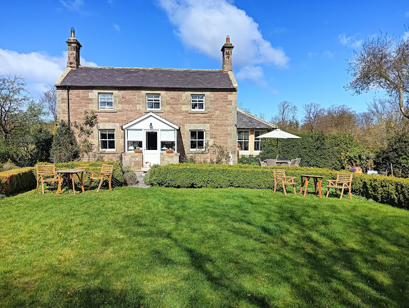 Lucker Mill House Bed and Breakfast and Shepherds huts hotel in Belford