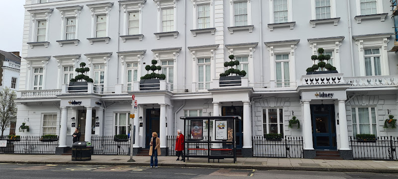 Romanos Hotel London