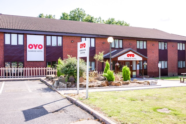 OYO Sunrise Hotel, A46 N Leicester