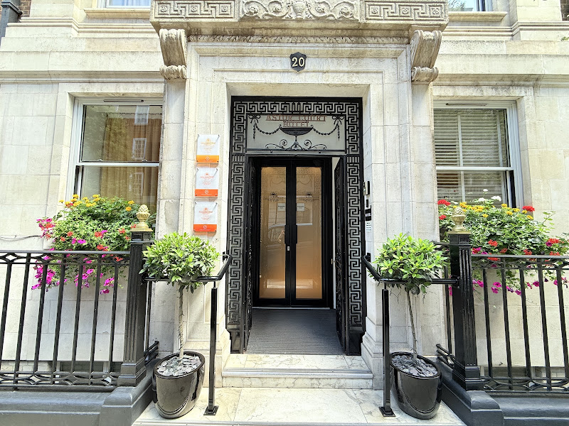 Astor Court Hotel