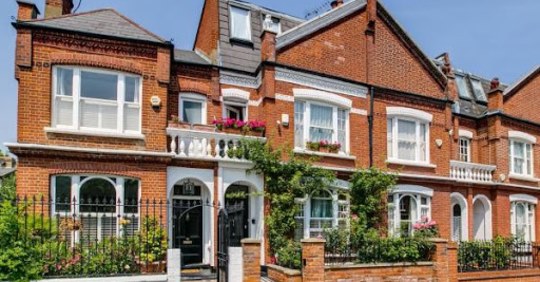 Bed &amp; Breakfast/ Georgiana's Guest House