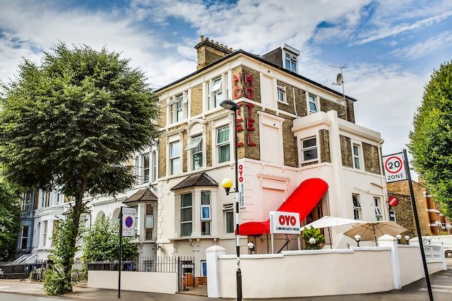 OYO London Guest House hostel in London