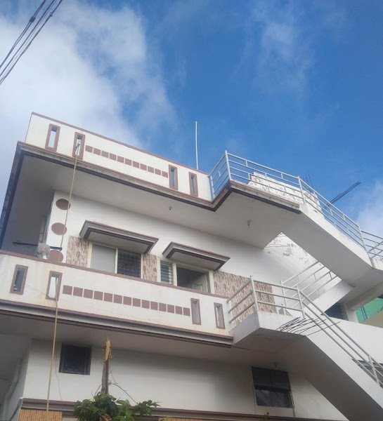 Chinmyee ladies pg in Chitradurga