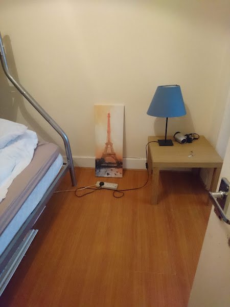 Five Hammersmith Road Rooms hostel in London