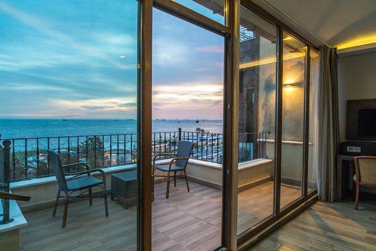 Cheers Lighthouse in Küçük Ayasofya